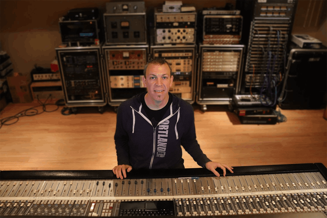 STUDIO